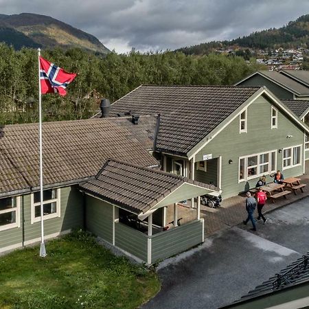 Forde Gjestehus Og Camping المظهر الخارجي الصورة