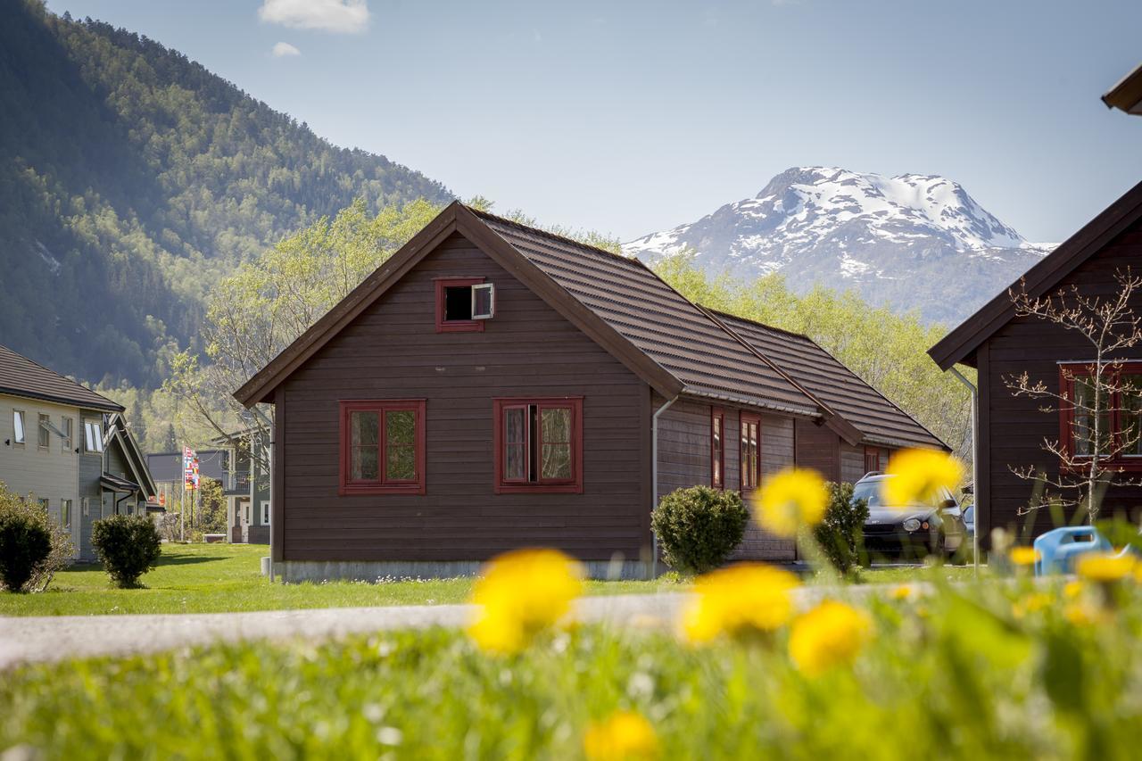 Forde Gjestehus Og Camping المظهر الخارجي الصورة