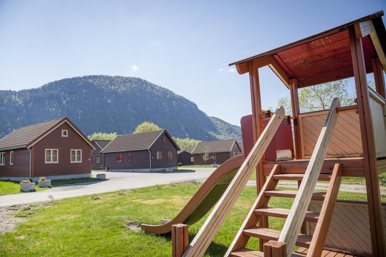 Forde Gjestehus Og Camping المظهر الخارجي الصورة