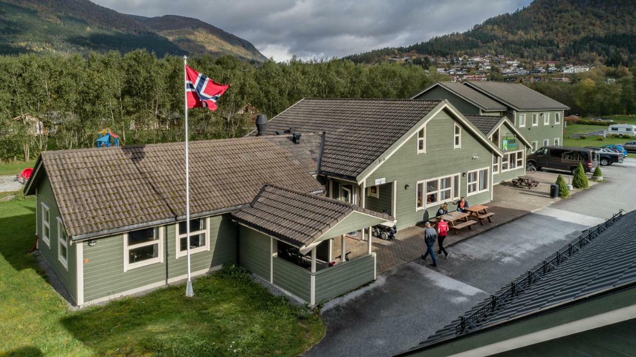 Forde Gjestehus Og Camping المظهر الخارجي الصورة
